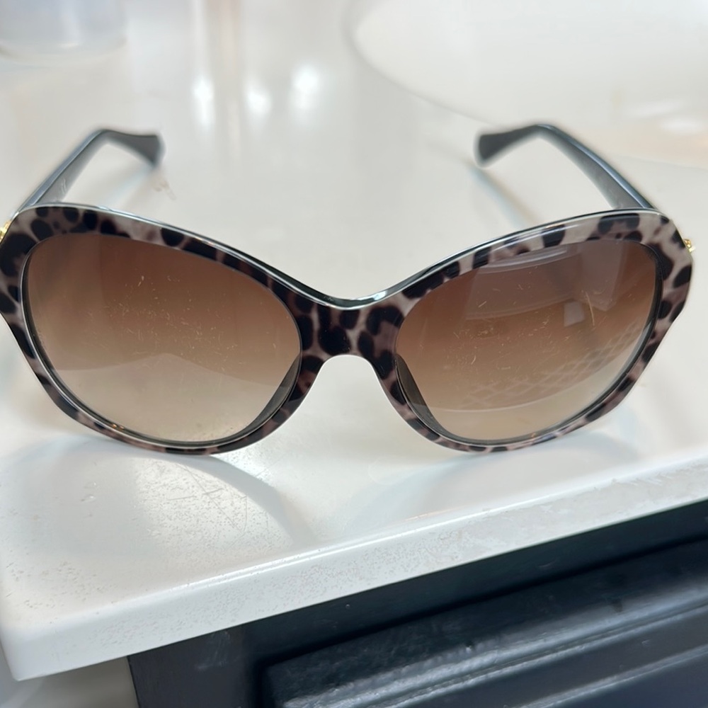 Brown Oversized Cat-Eye Sunglasses with Gradient Lenses